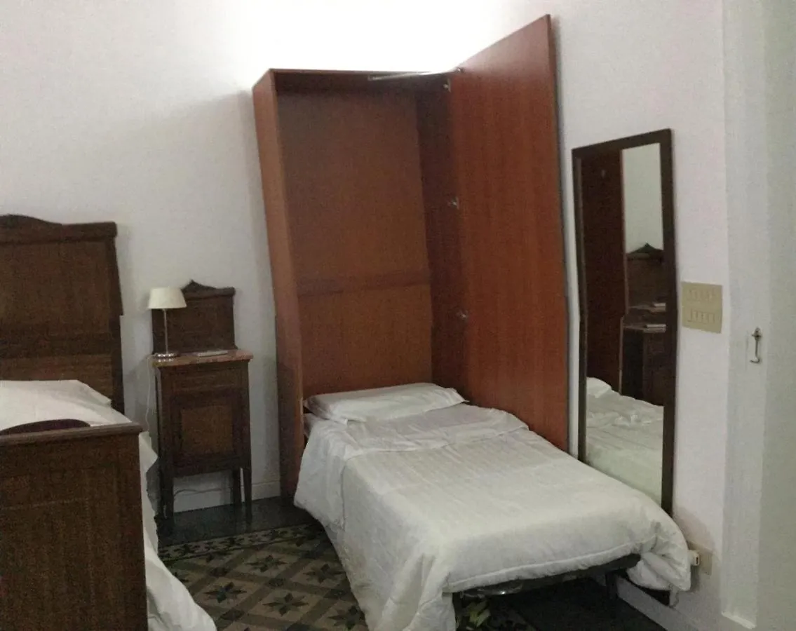 Crispi Accomodation B&B Katania Hotel apartamentowy